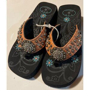 NWOT Womens P&G Collection Rhinestone Studded Flip-Flops Floral Sandals Sz 8